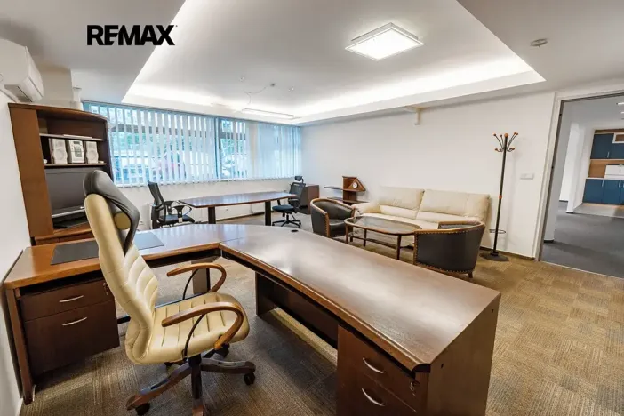 Pronájem kanceláře, Praha - Smíchov, Kováků, 103 m2