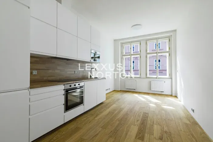 Pronájem bytu 2+kk, Praha - Žižkov, Bořivojova, 35 m2