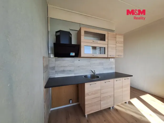 Pronájem bytu 1+1, Chomutov, Hutnická, 40 m2