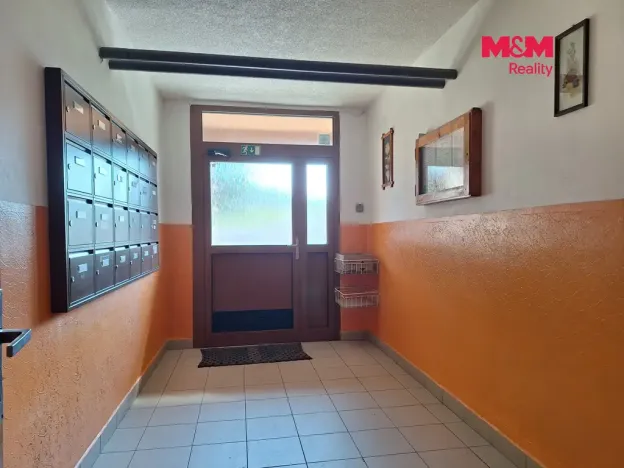 Pronájem bytu 1+1, Chomutov, Hutnická, 40 m2