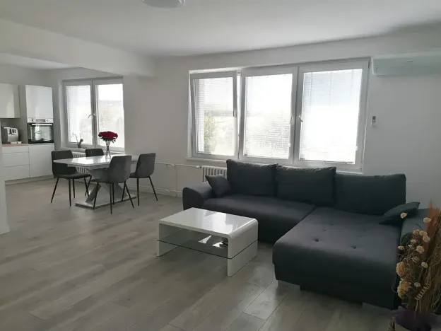 Pronájem bytu 3+kk, Šumice, 100 m2