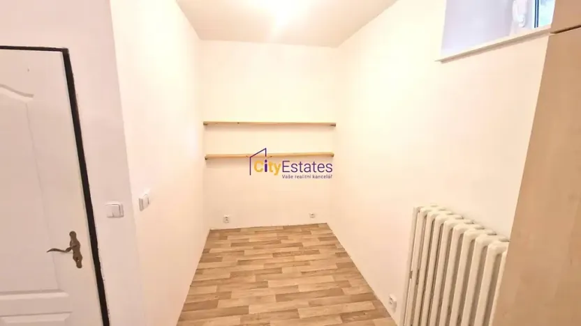Pronájem bytu 1+kk, Praha - Smíchov, Ke Klimentce, 27 m2