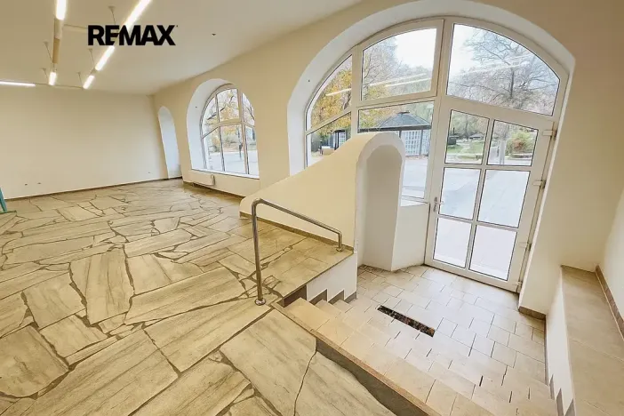 Pronájem obchodního prostoru, Břeclav, Libušina, 55 m2