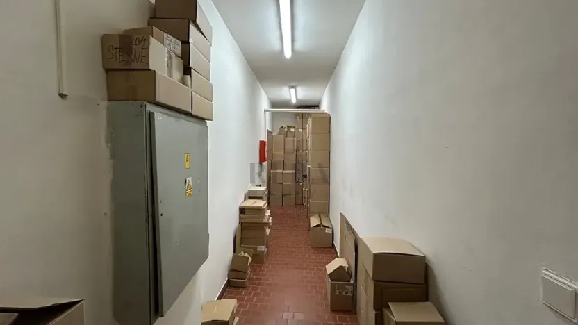 Prodej výrobních prostor, Vojkovice, 435 m2