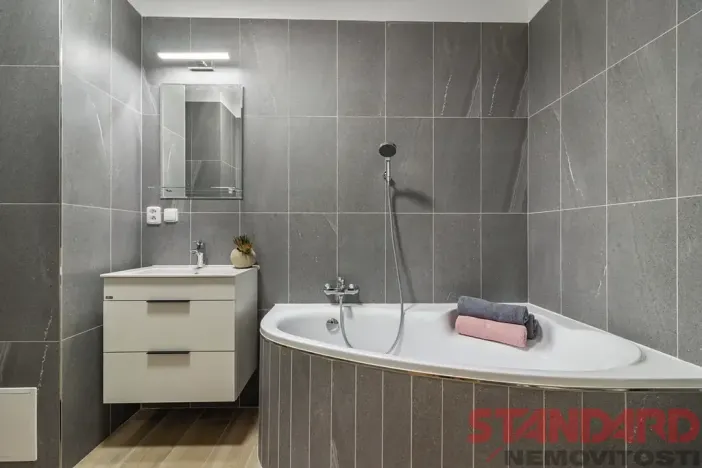 Prodej bytu 2+kk, Přeštice, Na Chmelnicích, 52 m2