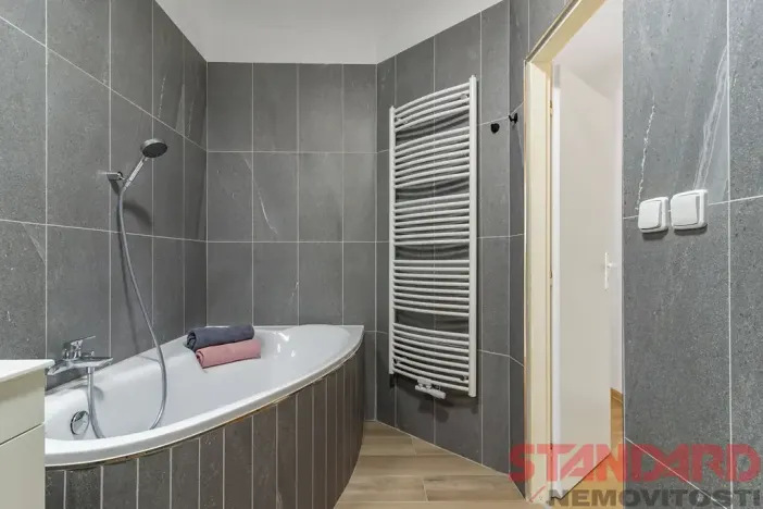 Prodej bytu 2+kk, Přeštice, Na Chmelnicích, 52 m2