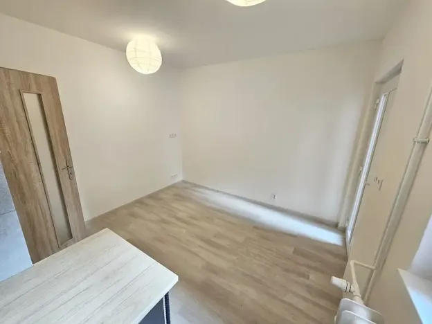 Pronájem bytu 1+kk, Praha - Břevnov, Pod Marjánkou, 15 m2