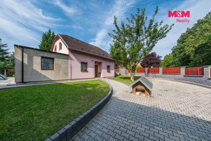 Prodej rodinného domu, Černovice, 140 m2