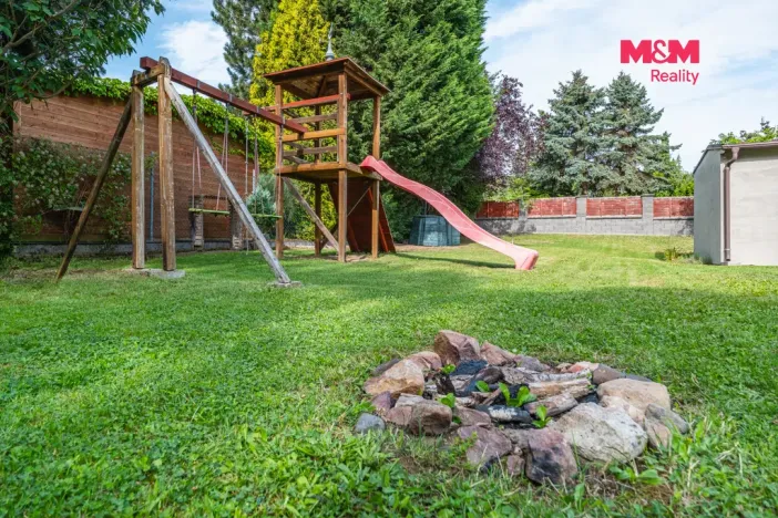 Prodej rodinného domu, Černovice, 140 m2
