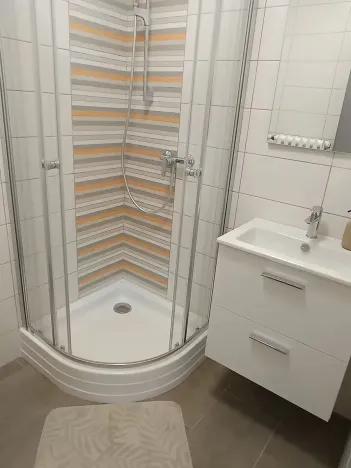 Pronájem bytu 2+kk, Praha - Dejvice, Evropská, 50 m2