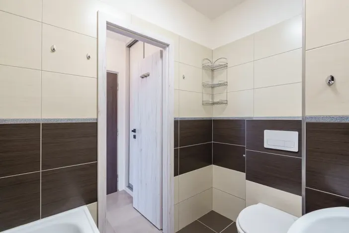 Prodej bytu 1+kk, Praha - Prosek, Veltruská, 33 m2