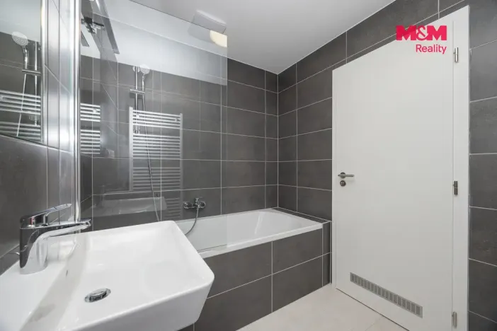 Pronájem bytu 4+kk, Pardubice, U Sportovní školy, 94 m2