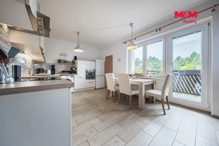 Prodej bytu 3+1, Poděbrady - Poděbrady III, Moučná, 101 m2