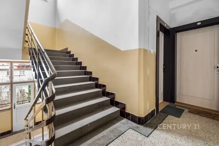 Pronájem bytu 1+kk, Praha - Žižkov, Jeseniova, 28 m2