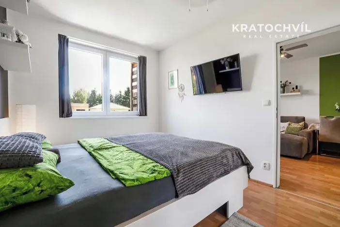 Prodej bytu 2+kk, Jesenice, Na Okruhu, 42 m2