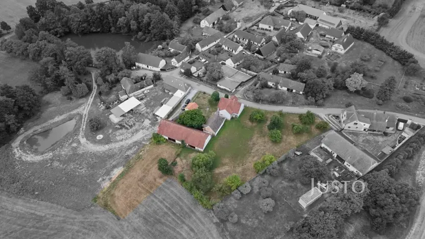 Prodej rodinného domu, Bernartice, 514 m2