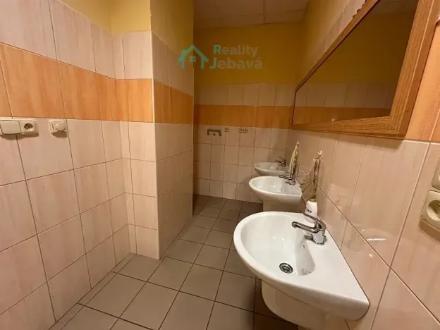 Pronájem komerční nemovitosti, Chrudim, Průmyslová, 89 m2