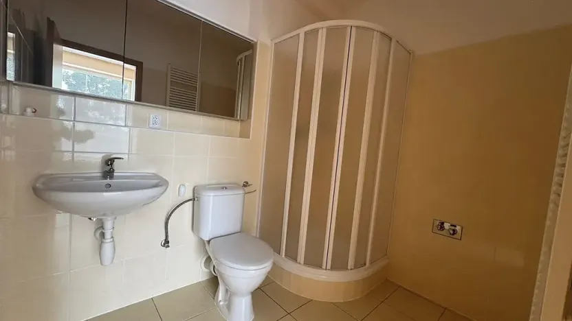 Pronájem rodinného domu, Praha - Řeporyje, Dělená, 170 m2