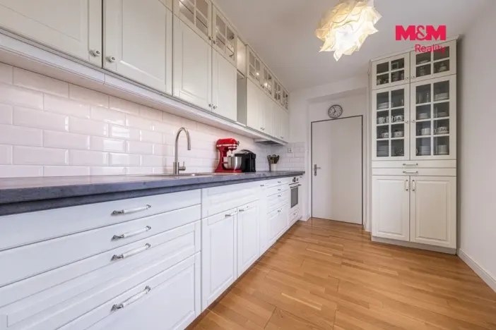 Prodej bytu 4+kk, Jirny, Zámecká, 90 m2