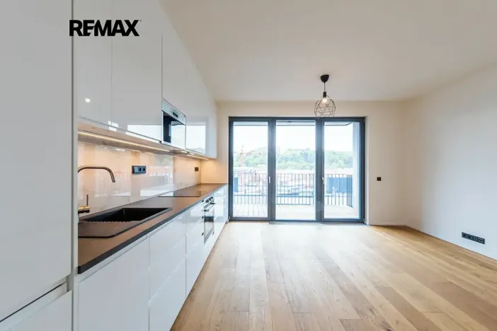 Pronájem bytu 2+kk, Praha - Smíchov, Grafická, 66 m2