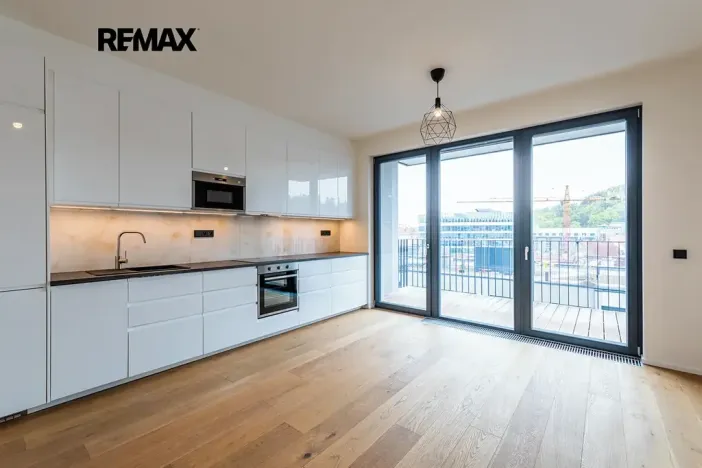 Pronájem bytu 2+kk, Praha - Smíchov, Grafická, 66 m2