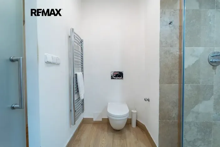Pronájem bytu 3+1, Praha - Malá Strana, Valdštejnské náměstí, 91 m2