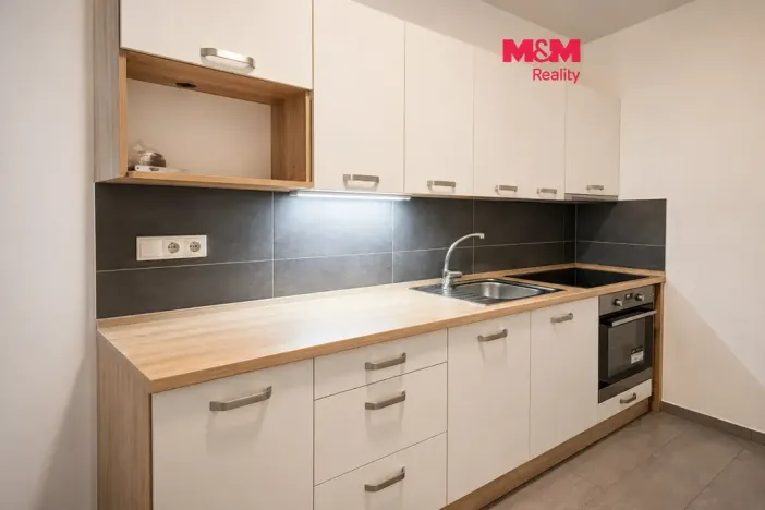 Pronájem bytu 2+1, Louny, Sladkovského, 58 m2