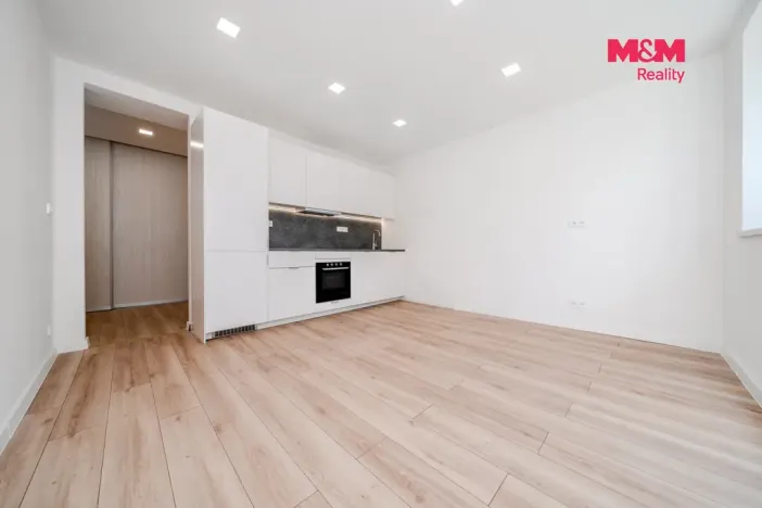Prodej bytu 2+kk, Ostrava - Poruba, Havlíčkovo náměstí, 42 m2