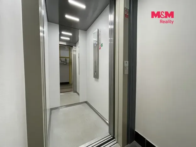 Pronájem bytu 2+kk, Praha - Vršovice, Bulharská, 48 m2