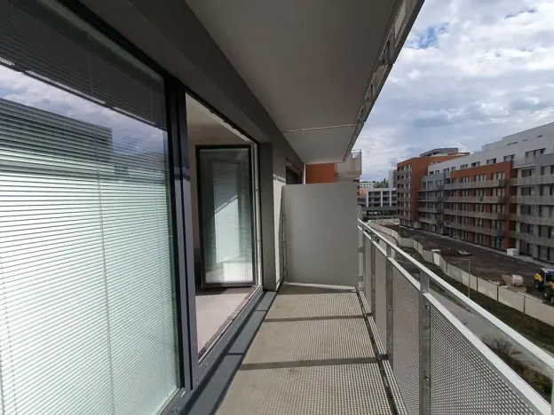 Pronájem bytu 1+kk, Praha - Vysočany, Pod Harfou, 45 m2