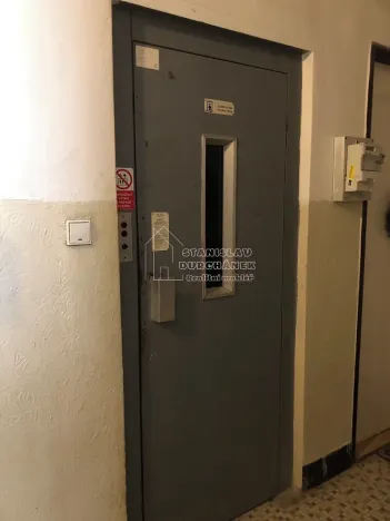 Pronájem bytu 2+kk, Praha - Holešovice, Dobrovského, 44 m2