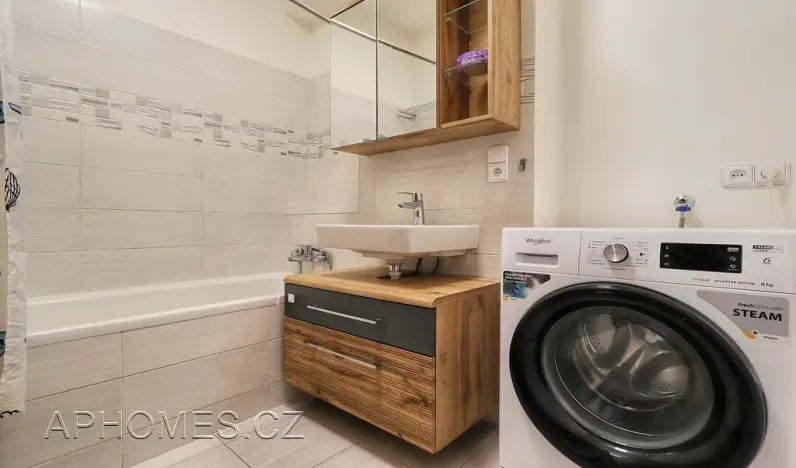 Pronájem bytu 3+1, Praha, Nad Primaskou, 70 m2