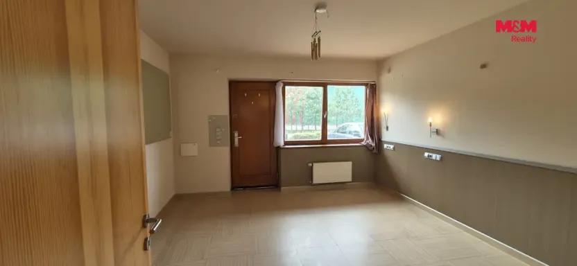 Prodej bytu 1+kk, Králův Dvůr - Počaply, Pod Dálnicí, 24 m2