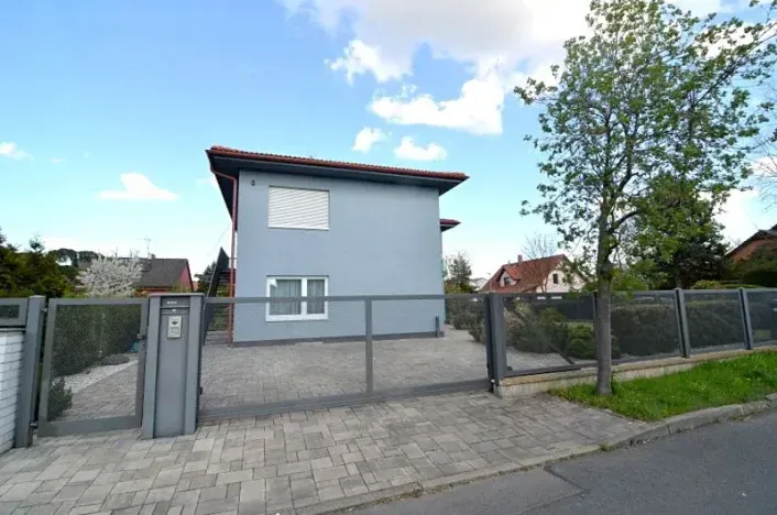 Pronájem - jiné, Vestec, 27 m2