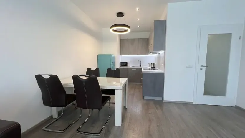 Pronájem bytu 2+kk, Praha - Karlín, Nekvasilova, 67 m2