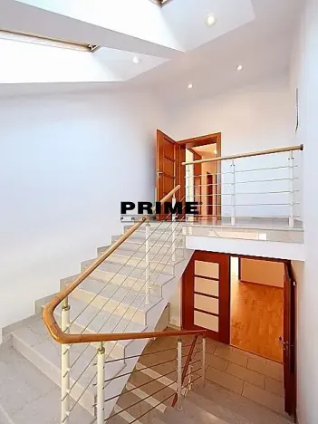 Pronájem rodinného domu, Praha, Na cípu, 440 m2