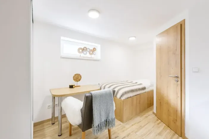 Pronájem bytu 1+kk, Zlín, Vejvanovská, 18 m2