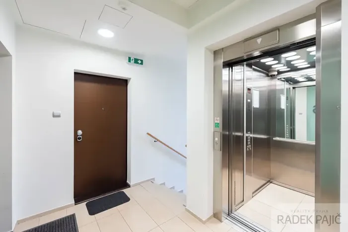 Pronájem bytu 1+kk, Praha - Nusle, K sídlišti, 49 m2