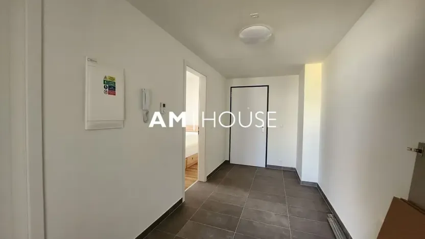 Pronájem bytu 2+kk, Praha - Vysočany, Smržových, 52 m2