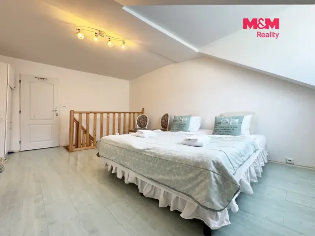 Prodej bytu 3+1, Karlovy Vary, Škroupova, 96 m2
