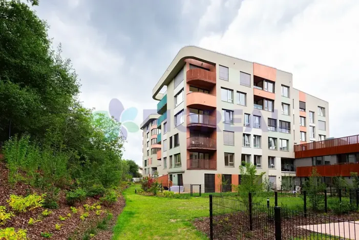 Pronájem bytu 1+kk, Praha - Radlice, U Komína, 38 m2