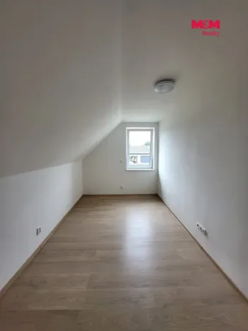 Pronájem bytu 3+1, Nový Bor - Janov, 74 m2