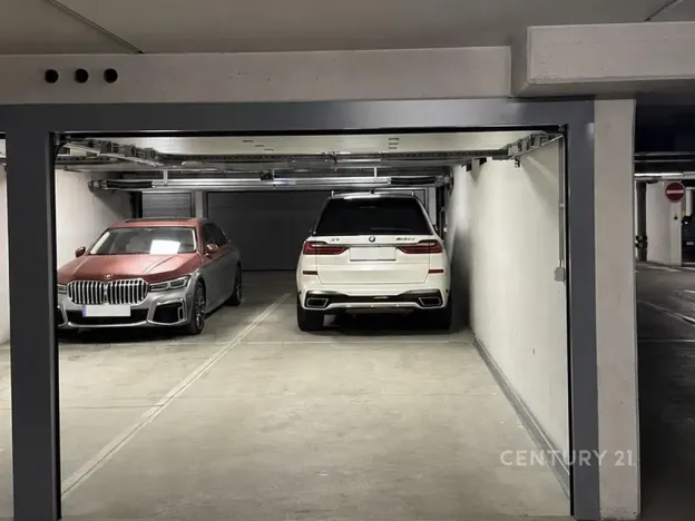 Pronájem garážového stání, Praha - Hlubočepy, Štěpařská, 15 m2