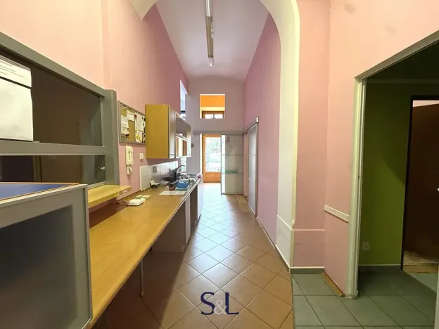 Pronájem obchodního prostoru, Liberec, nám. Sokolovské, 79 m2
