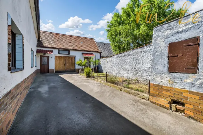 Prodej rodinného domu, Líšťany, V Poustkách, 61 m2