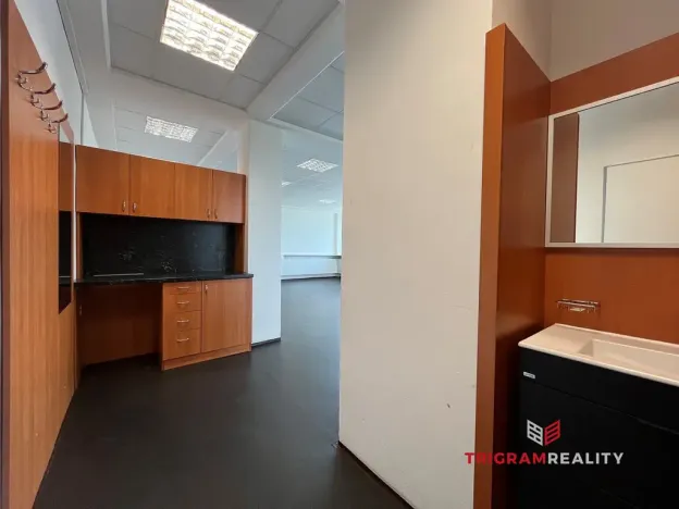 Pronájem kanceláře, Hradec Králové - Slezské Předměstí, Jižní, 113 m2