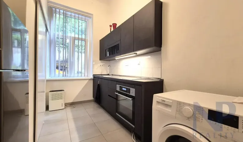 Pronájem bytu 3+1, Praha - Žižkov, Husitská, 76 m2