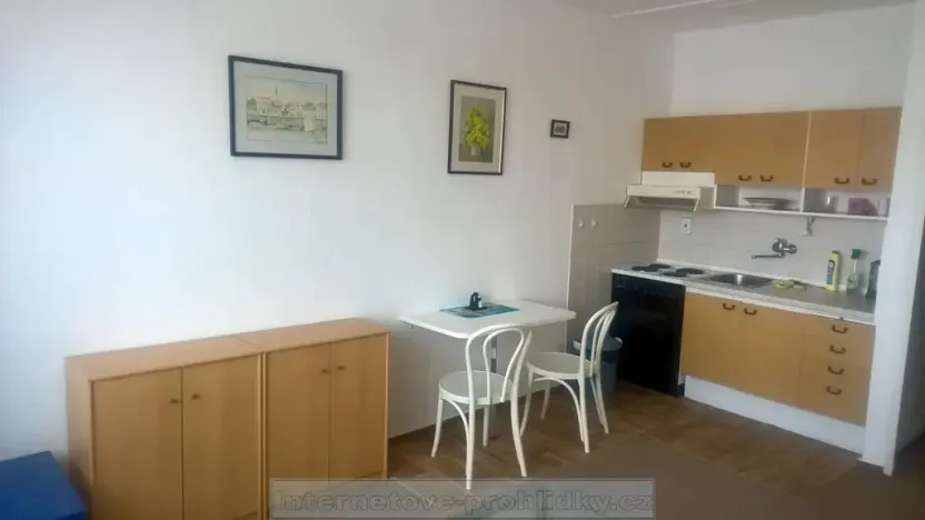 Pronájem bytu 1+kk, Praha - Záběhlice, 28 m2