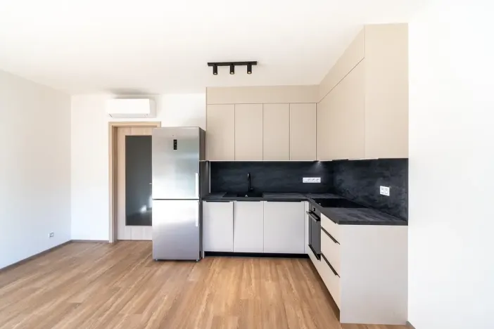 Pronájem bytu 1+kk, Praha - Radlice, Lučištníků, 33 m2
