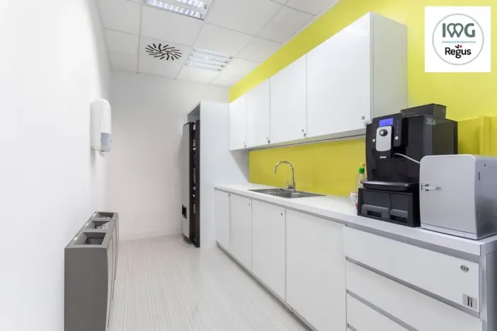 Pronájem kanceláře, Praha - Karlín, Rohanské nábřeží, 10 m2